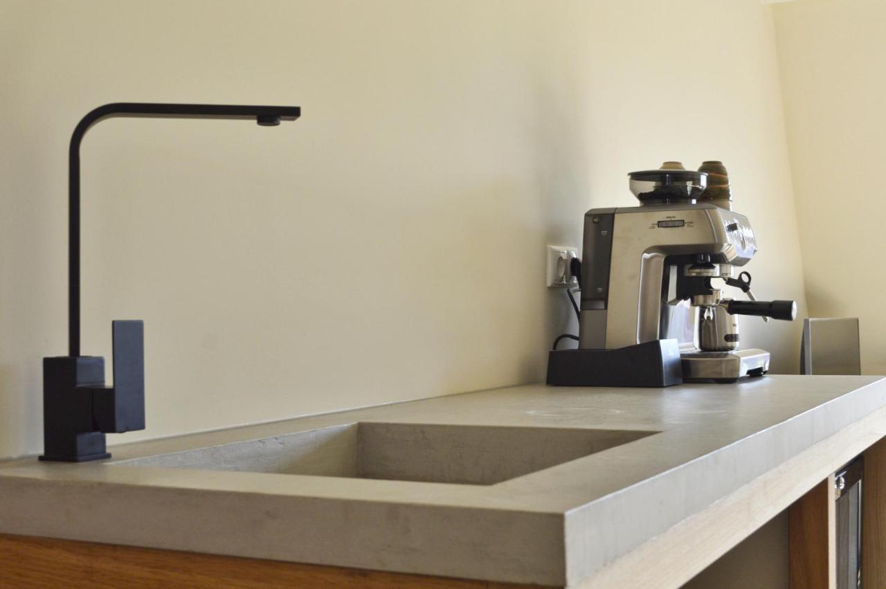 Van Heeckeren Apartments & Suites Nes Nes  Dış mekan fotoğraf
