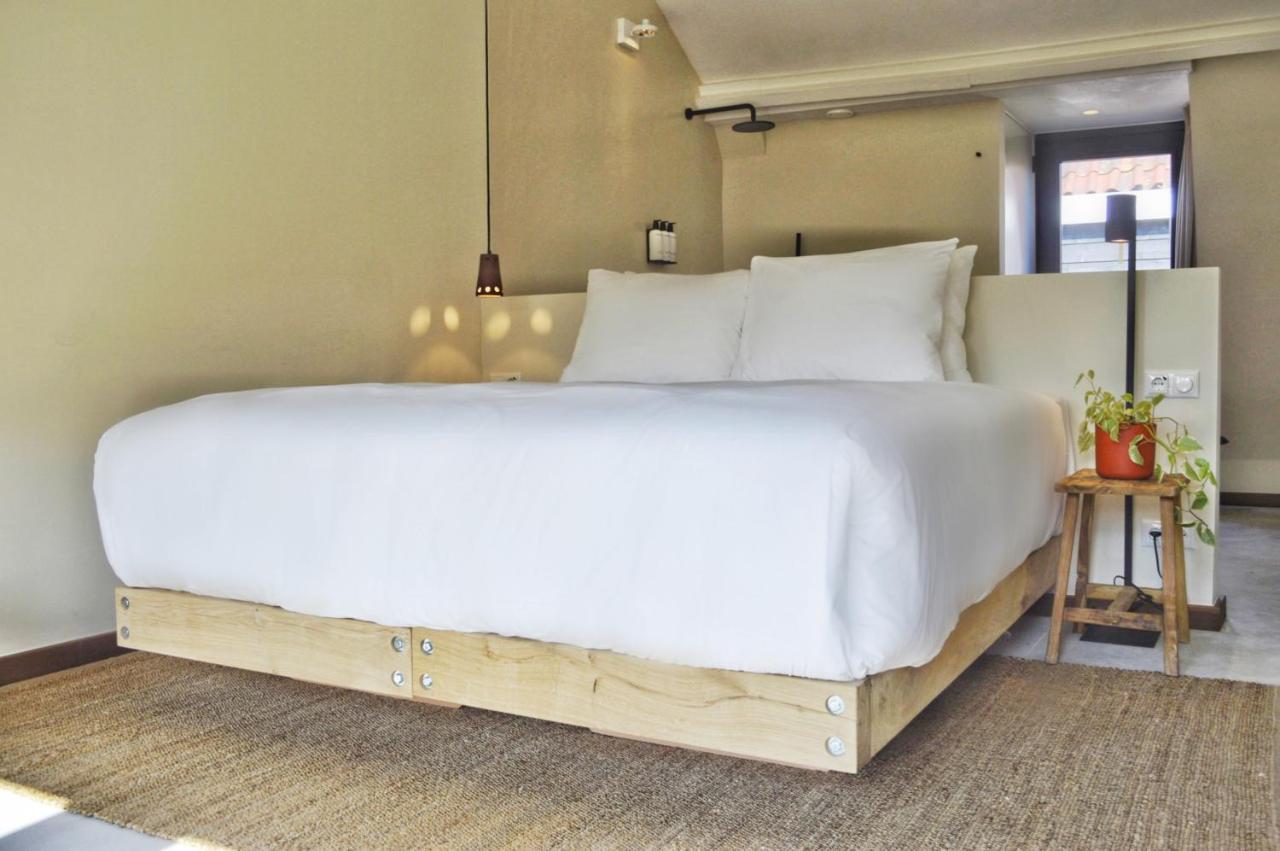 Van Heeckeren Apartments & Suites Nes Nes  Dış mekan fotoğraf