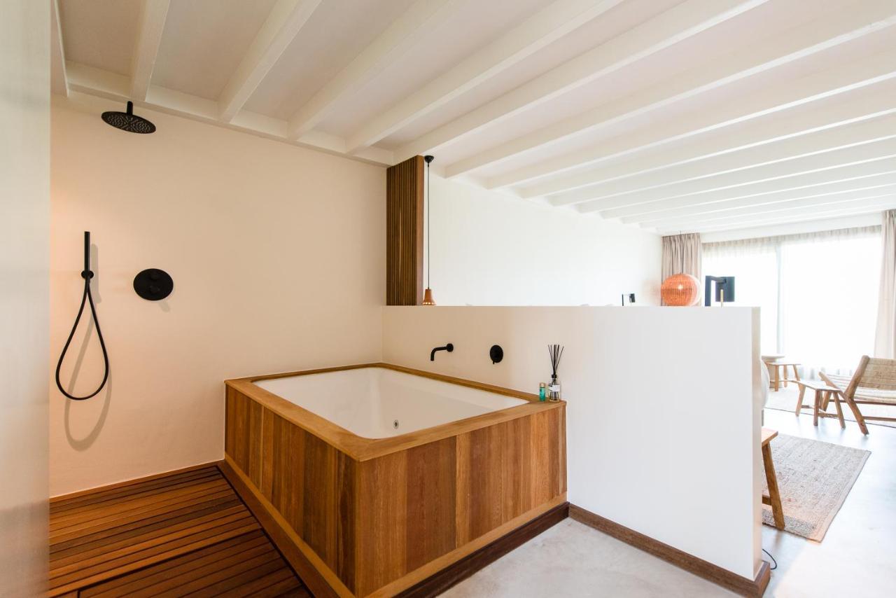 Van Heeckeren Apartments & Suites Nes Nes  Dış mekan fotoğraf