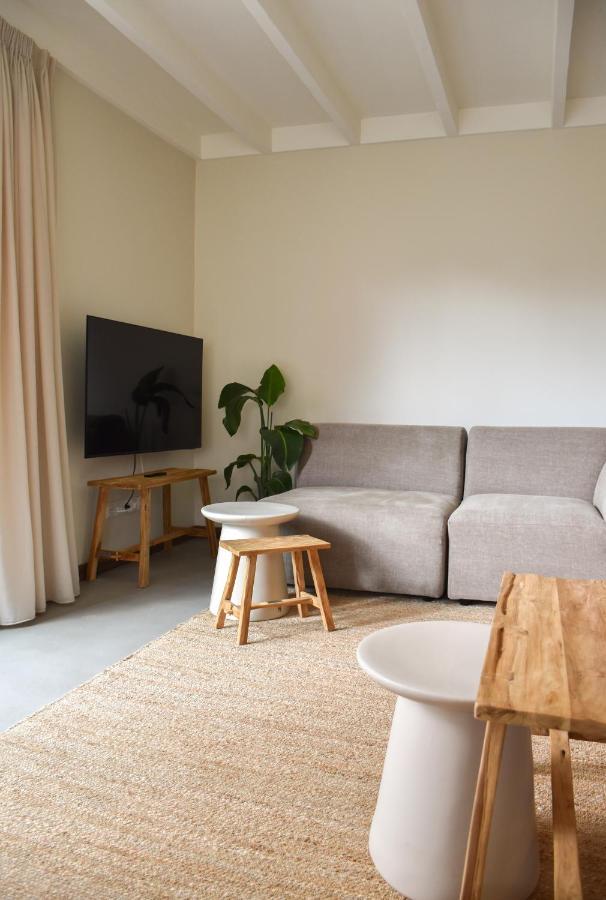 Van Heeckeren Apartments & Suites Nes Nes  Dış mekan fotoğraf